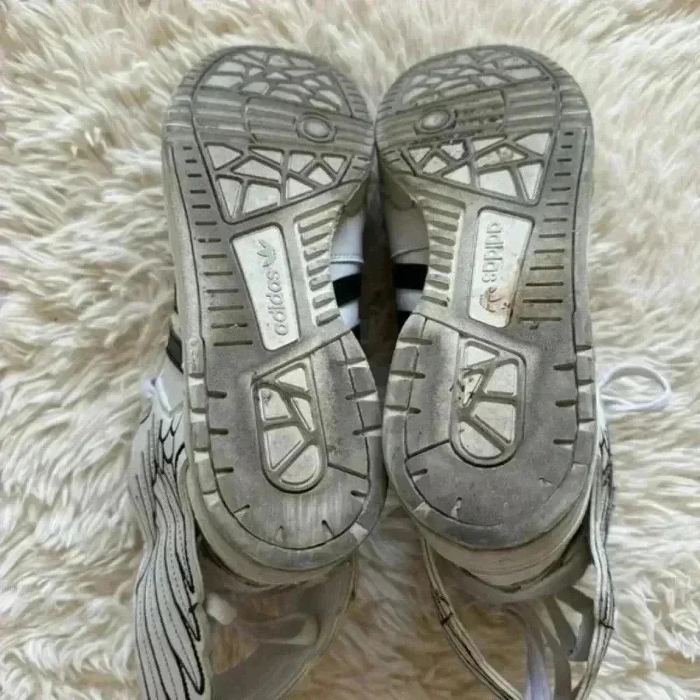 ADIDAS x JEREMY SCOTT Wings 1.0 Sneakers - Picture 8 of 9